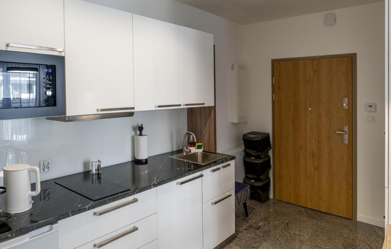 Roadway Silniczna Z Garazem Podziemnym Appartement Kielce Buitenkant foto