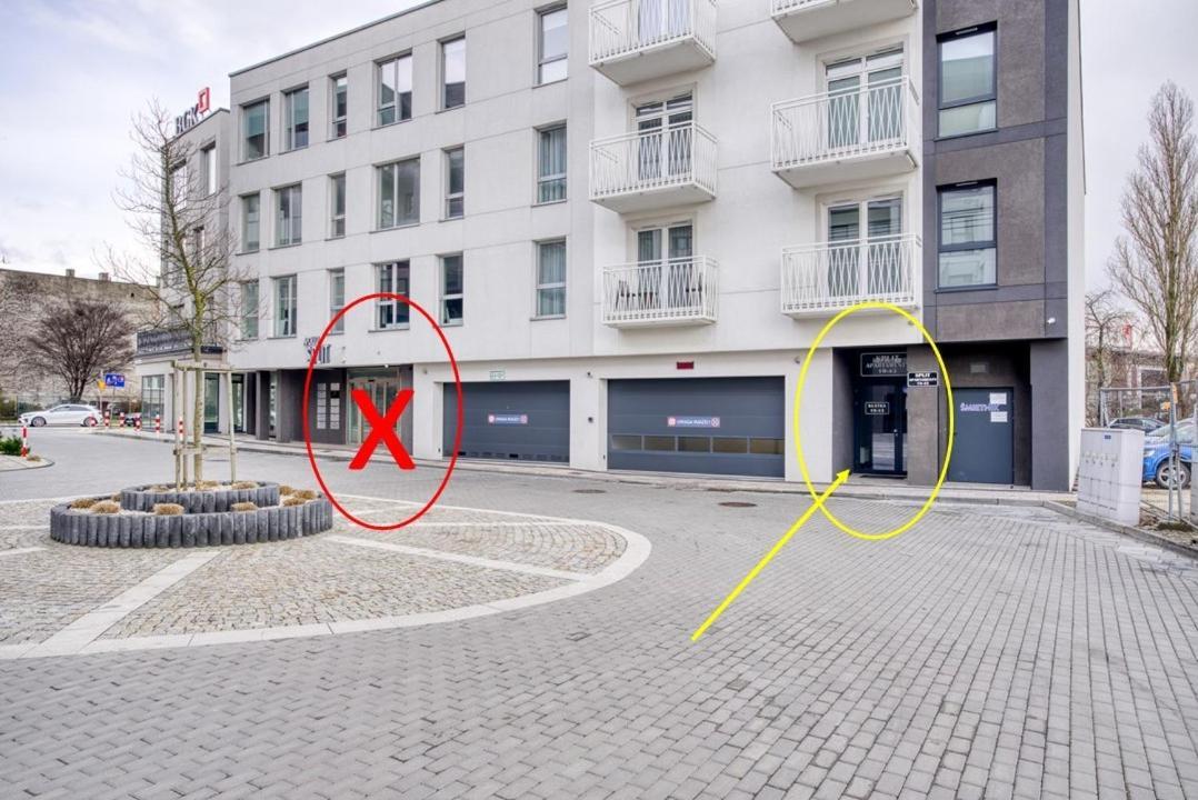 Roadway Silniczna Z Garazem Podziemnym Appartement Kielce Buitenkant foto
